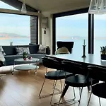 Beach House With Panoramic View At Anslet Beach Prázdninový dům *