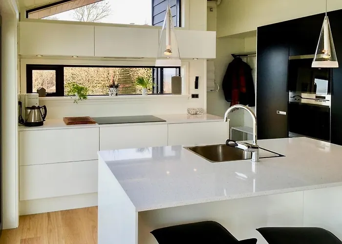 Beach House With Panoramic View At Anslet Beach *